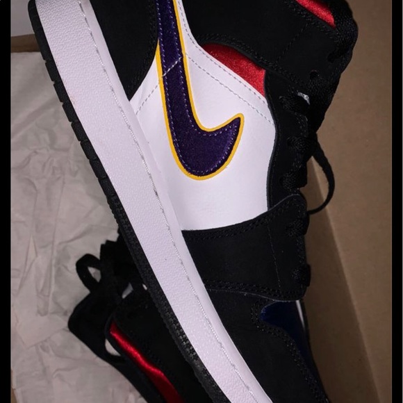 Jordan 1 Mid Rivals - Picture 2 of 4